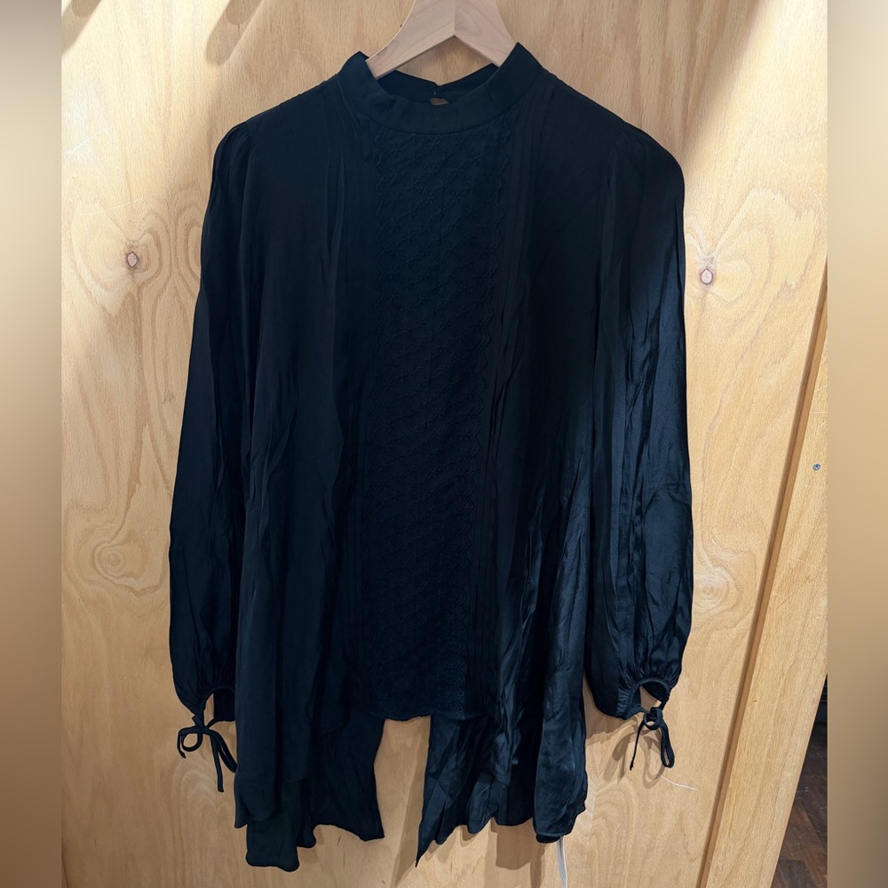 FILOMENA FERNANDEZ Elegant Black Women's Top